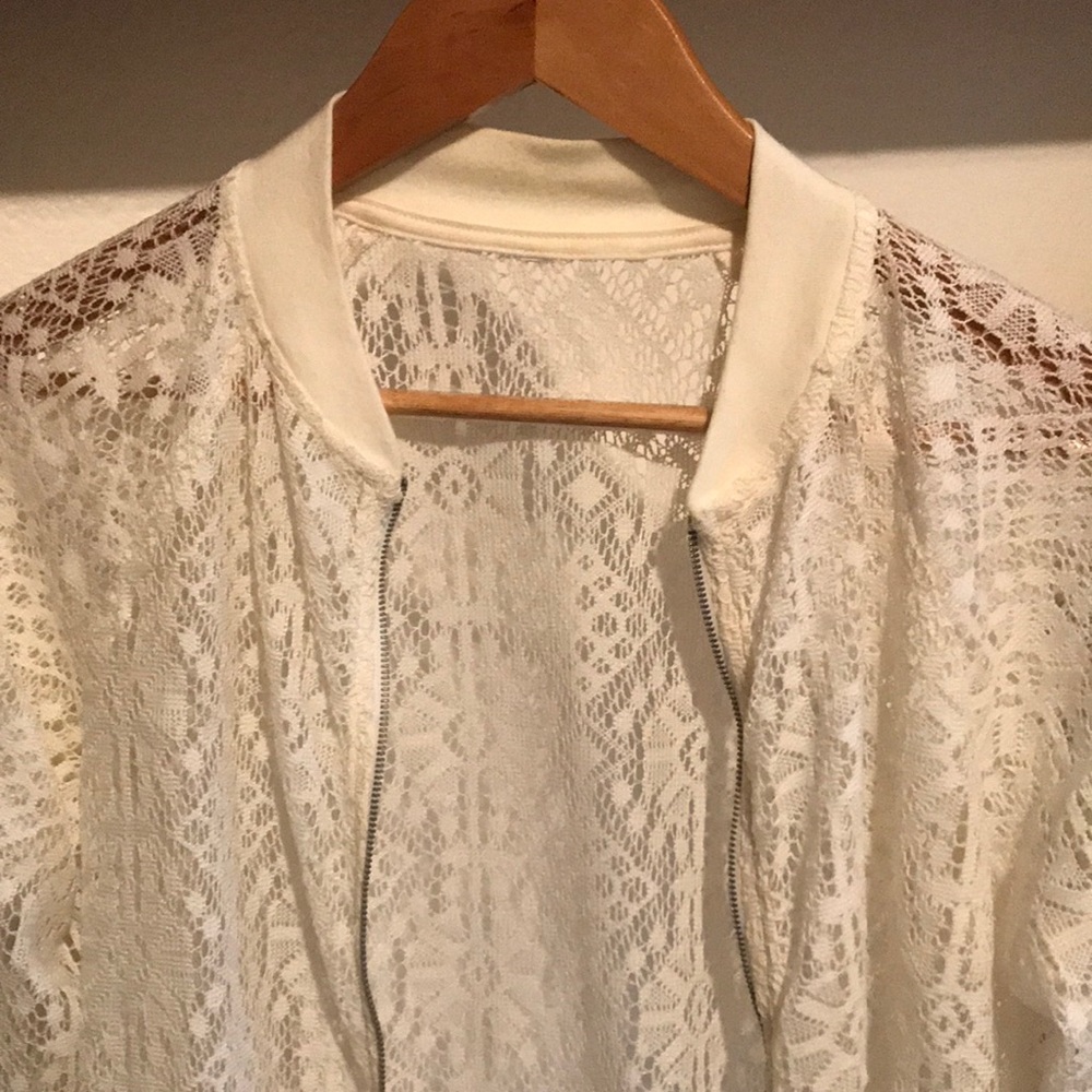 White lace long sleeve shirt